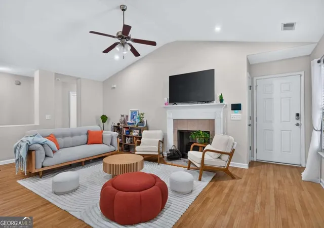 Photo 2 of Single family home for sale at 137 Spring Lakes Dr, Savannah, GA 31407 | MLS# 10838450 | Listing updated on 2026-09-16