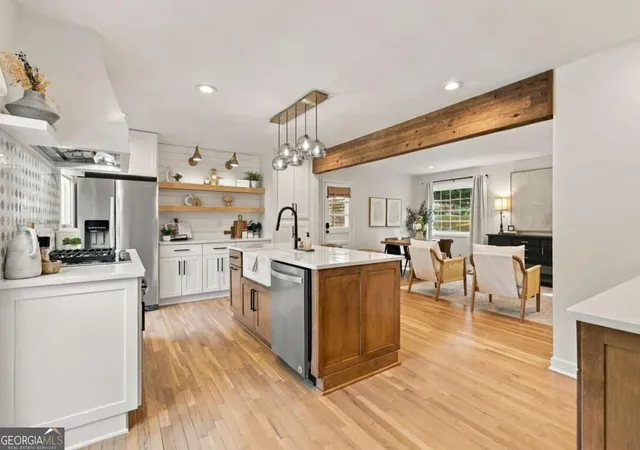 Photo 2 of Sale Pending at 305 Norcross St, Roswell, GA 30075 | MLS# 10852858 | Listing updated on 2026-10-12