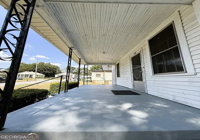 Photo 3 of Sale Pending at 509 Shelton Ave, Elberton, GA 30635 | MLS# 10852468 | Listing updated on 2026-10-01