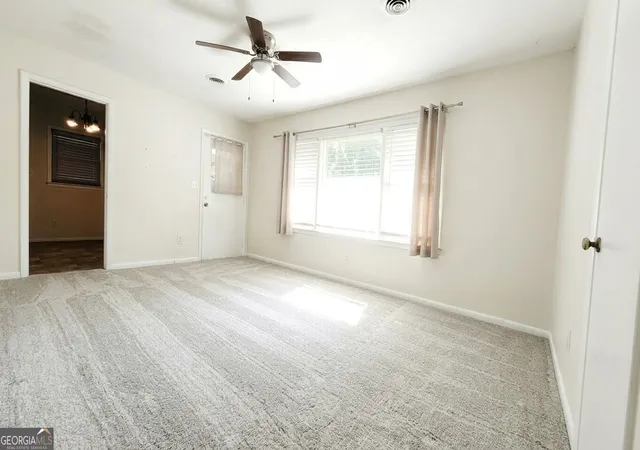 Photo 2 of Single family home for sale at 127 Briarwood Dr, Toccoa, GA 30577 | MLS# 10876673 | Listing updated on 2026-10-30