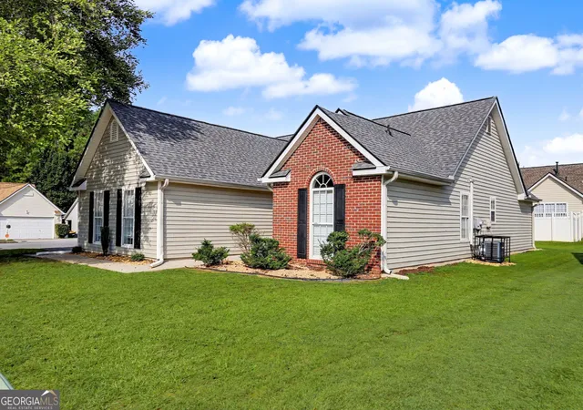 Photo 2 of Single family home for sale at 6000 Preserve Pass, Fairburn, GA 30213 | MLS# 10837796 | Listing updated on 2026-09-15
