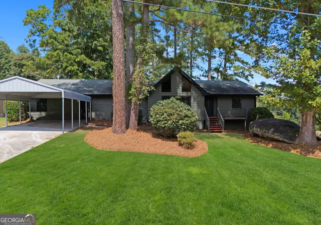 Photo 3 of Single family home for sale at 7548 Lowilla Ln, Lithonia, GA 30058 | MLS# 10837921 | Listing updated on 2026-09-22