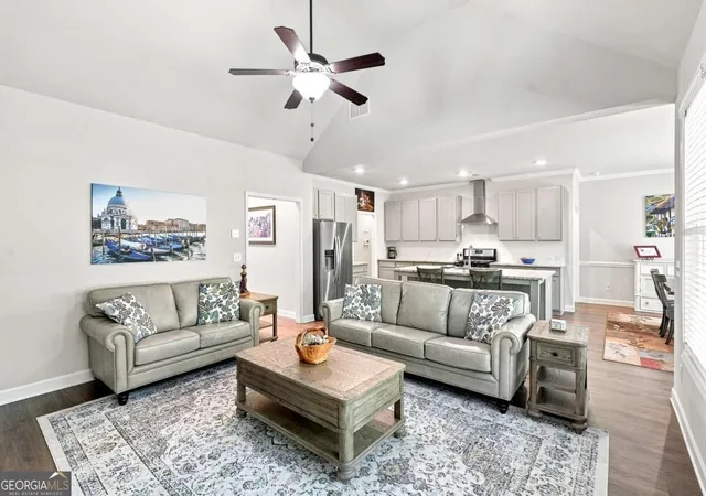 Photo 4 of Single family home for sale at 252 Saratoga Dr, Acworth, GA 30102 | MLS# 10836927 | Listing updated on 2026-10-25