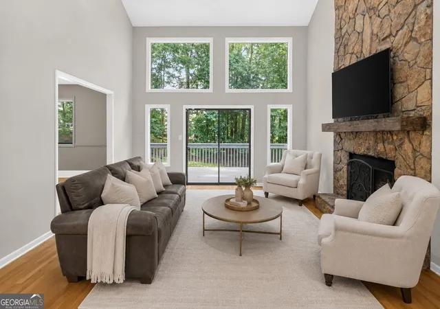 Photo 2 of Single family home for sale at 505 Woodman Pl, Roswell, GA 30076 | MLS# 10815560 | Listing updated on 2026-09-14
