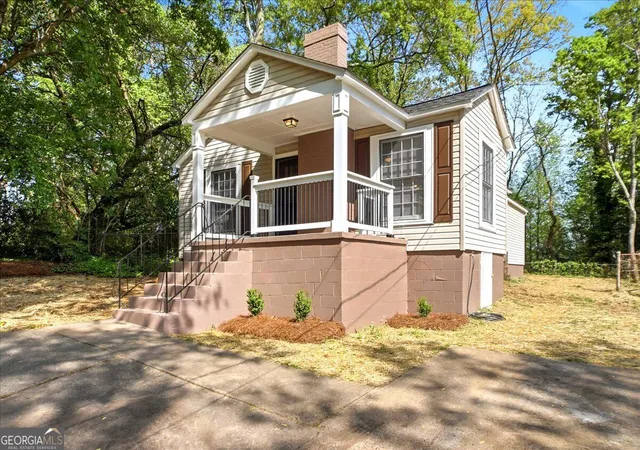 Photo 2 of Single family home for sale at 751 Skyview Dr Ne, Marietta, GA 30060 | MLS# 10851219 | Listing updated on 2026-10-07