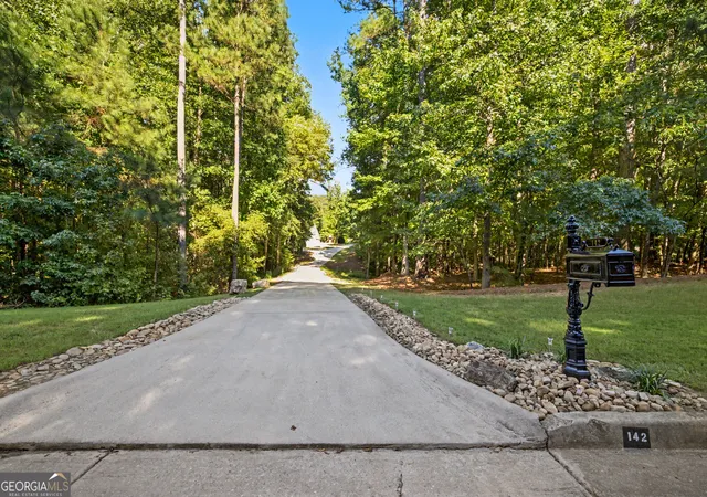 Photo 3 of Single family home for sale at 142 Drews Ridge Dr, Newnan, GA 30263 | MLS# 10840930 | Listing updated on 2026-09-14