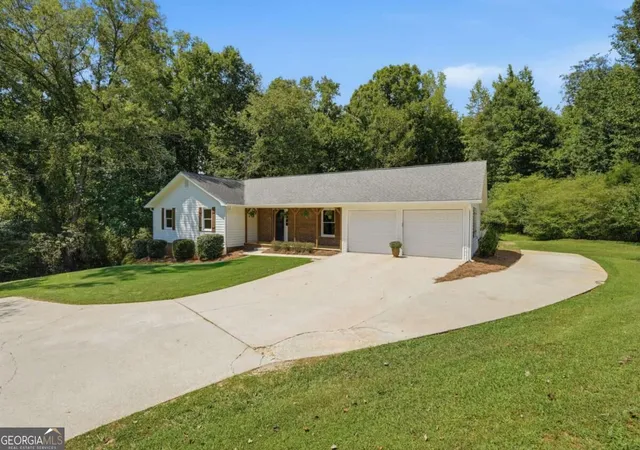Photo 2 of Single family home for sale at 3758 Woodlane Rd, Gainesville, GA 30506 | MLS# 10838626 | Listing updated on 2026-09-14