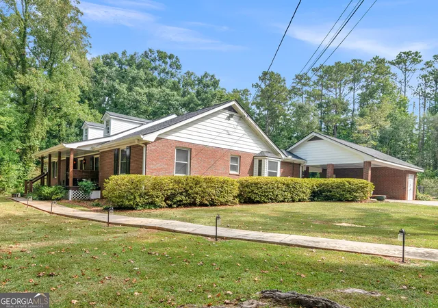Photo 3 of Single family home for sale at 20 Valley Trl, Covington, GA 30014 | MLS# 10842424 | Listing updated on 2026-09-09