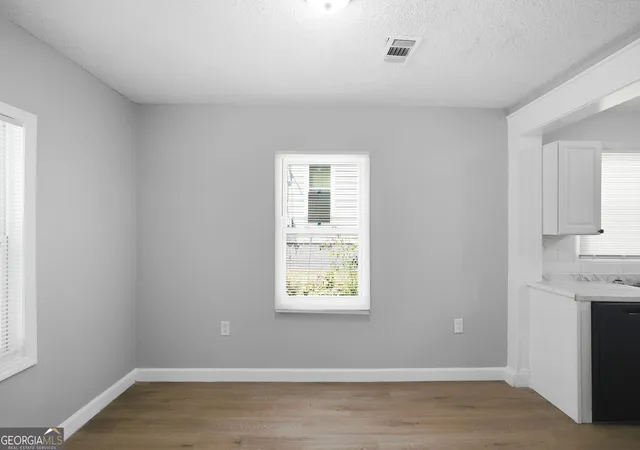 Photo 4 of Sale Pending at 890 Mcwilliams Rd SE, Atlanta, GA 30315 | MLS# 10838320 | Listing updated on 2026-09-10