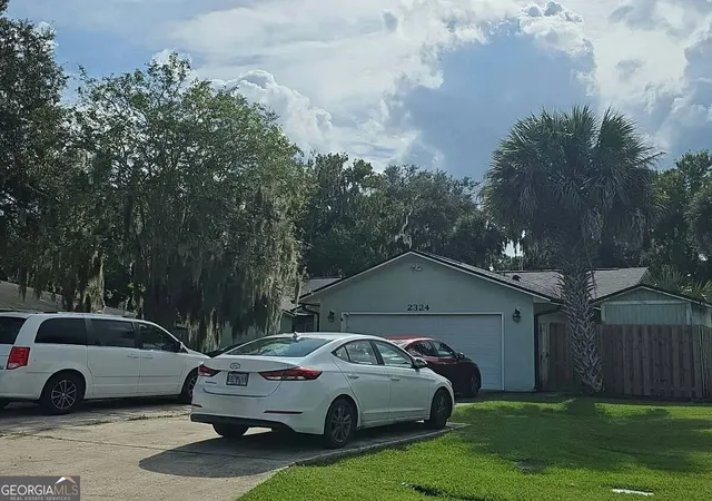 Photo 1 of Single family home for sale at 2324 Queen Palm Dr, Edgewater, FL 32141 | MLS# 10880267 | Listing updated on 2026-10-28