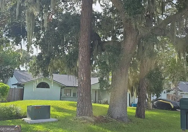 Photo 2 of Single family home for sale at 2324 Queen Palm Dr, Edgewater, FL 32141 | MLS# 10880267 | Listing updated on 2026-10-28