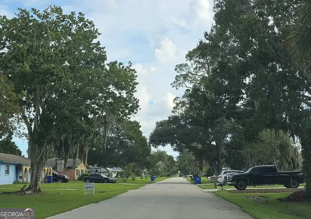 Photo 4 of Single family home for sale at 2324 Queen Palm Dr, Edgewater, FL 32141 | MLS# 10880267 | Listing updated on 2026-10-28