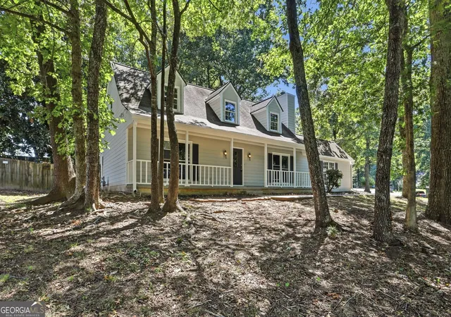 Photo 3 of Single family home for sale at 485 Barrington Loop, Roswell, GA 30076 | MLS# 10841270 | Listing updated on 2026-09-27