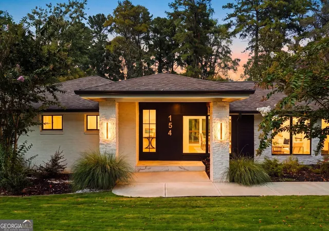 Photo 2 of Single family home for sale at 154 Cromwell Rd Ne, Sandy Springs, GA 30328 | MLS# 10844711 | Listing updated on 2026-09-11