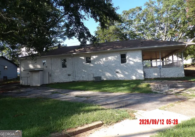 Photo 3 of Single family home for sale at 202 Lovvorn Rd, Carrollton, GA 30117 | MLS# 10846424 | Listing updated on 2026-09-30