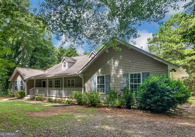 Photo 1 of Single family home for sale at 918 S Mcdonough Rd, Griffin, GA 30224 | MLS# 10811645 | Listing updated on 2026-10-08
