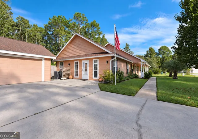 Photo 3 of Sale Pending at 108 Kristins Dr, St. Marys, GA 31558 | MLS# 10846756 | Listing updated on 2026-10-03
