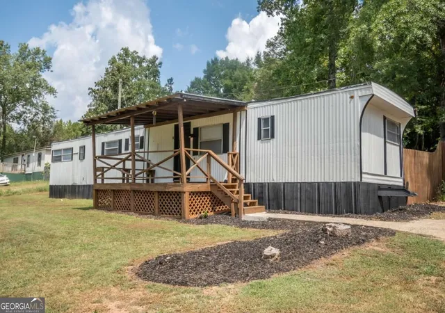 Photo 2 of Manufactured home for sale at 146 Amberly Dr, Hull, GA 30646 | MLS# 10838197 | Listing updated on 2026-09-02
