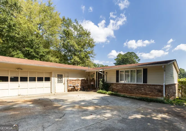 Photo 1 of Sale Pending at 18 Merrill Way, Newnan, GA 30263 | MLS# 10848709 | Listing updated on 2026-09-28