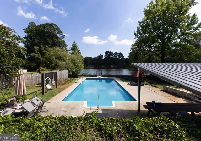 Photo 2 of Sale Pending at 18 Merrill Way, Newnan, GA 30263 | MLS# 10848709 | Listing updated on 2026-09-28