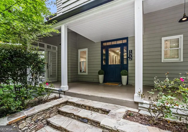Photo 2 of Single family home for sale at 172 Carriage Tr, Marietta, GA 30068 | MLS# 10852821 | Listing updated on 2026-10-07