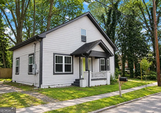 Photo 2 of Sale Pending at 1174 Princess Ave Sw, Atlanta, GA 30310 | MLS# 10695244 | Listing updated on 2026-09-14