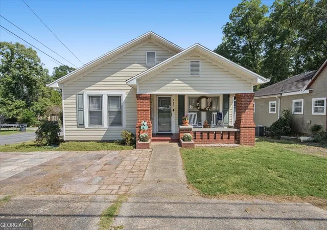 Photo 1 of Single family home for sale at 302 Hampton St, Rockmart, GA 30153 | MLS# 10850649 | Listing updated on 2026-10-06