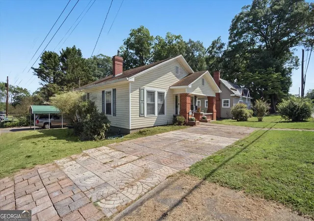 Photo 2 of Single family home for sale at 302 Hampton St, Rockmart, GA 30153 | MLS# 10850649 | Listing updated on 2026-10-06