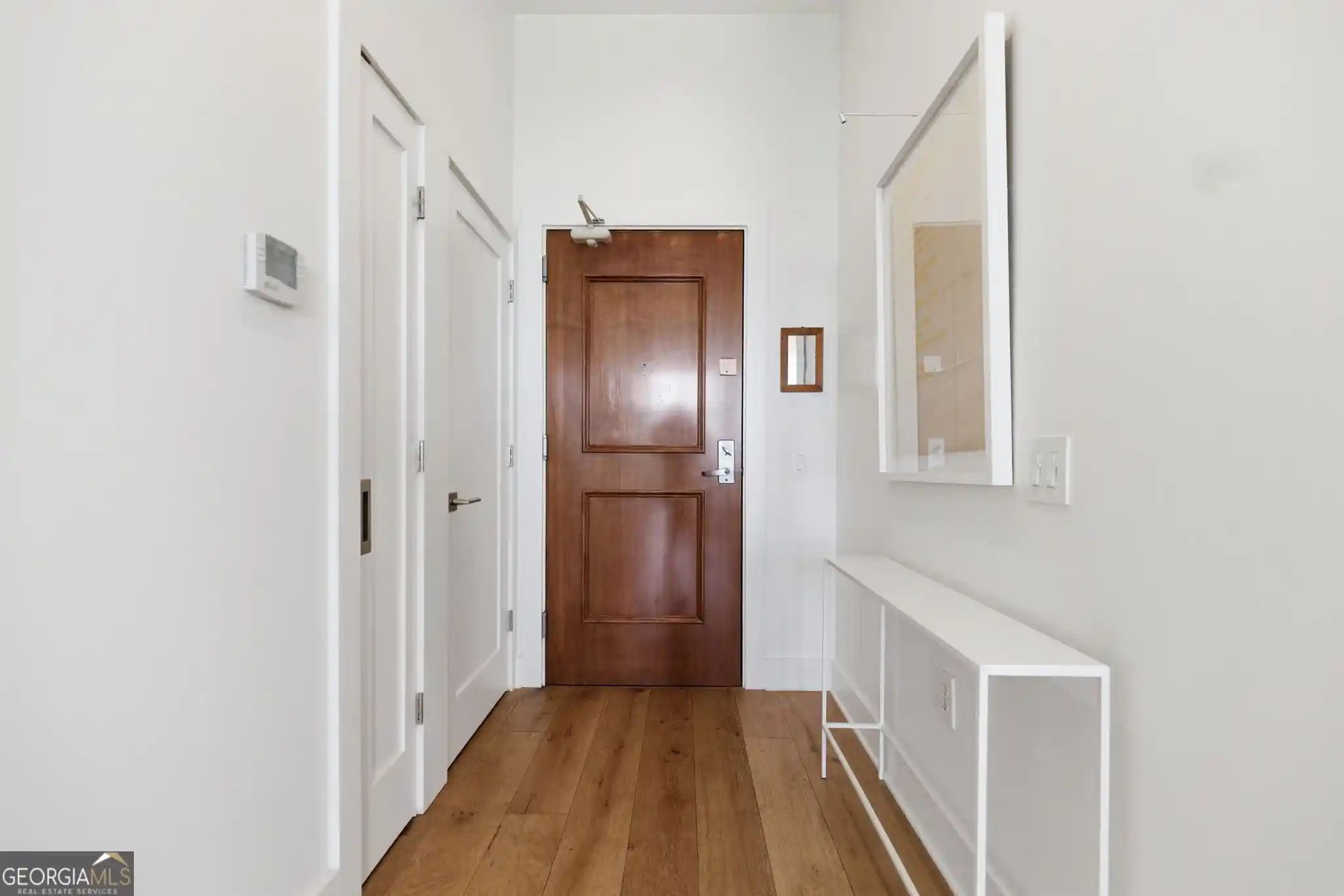 Listing Photo 2 - Condo for sale in 3820 Roswell Rd Ne located at 3820 Roswell Rd Ne, Atlanta, GA 30342 - Unit #1012