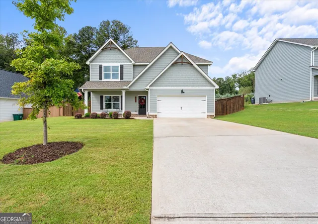 Photo 3 of Single family home for sale at 145 Springwood Dr, Carrollton, GA 30117 | MLS# 10846177 | Listing updated on 2026-10-07