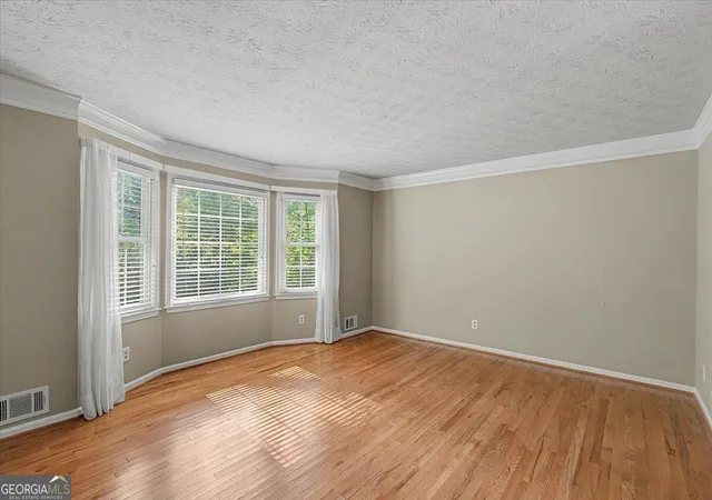 Photo 4 of Single family home for sale at 1663 Huntingford Dr, Marietta, GA 30068 | MLS# 10708606 | Listing updated on 2026-09-19