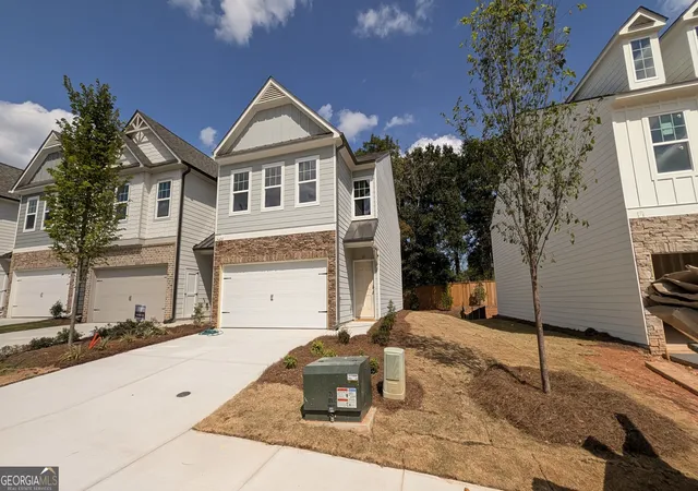 Photo 3 of Single family home for sale at 521 Hayes Ln, Canton, GA 30115 | MLS# 10837356 | Listing updated on 2026-10-08