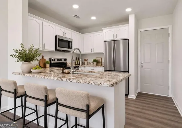 Photo 3 of Townhouse for sale at 530 Parkway Rd, Fairburn, GA 30291 | MLS# 10880281 | Listing updated on 2026-10-29