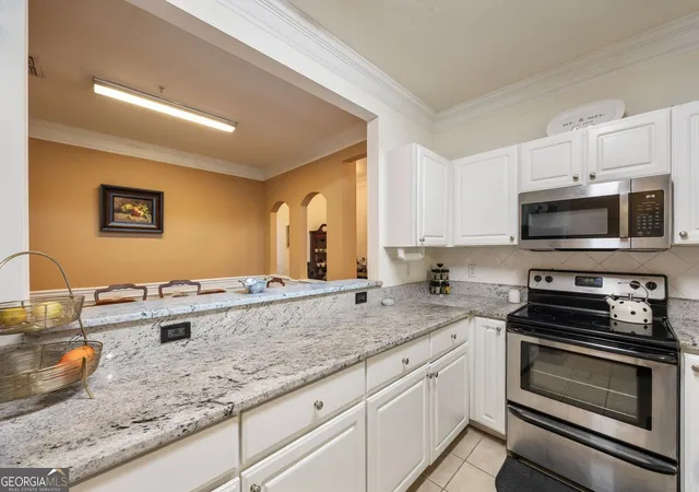 Listing Photo 1 - Condo for sale in building located at 4007 Westchester Ridge NE, Atlanta, GA 30329