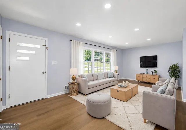 Photo 2 of Single family home for sale at 3943 Oberlin Ct, Tucker, GA 30084 | MLS# 10838625 | Listing updated on 2026-09-17