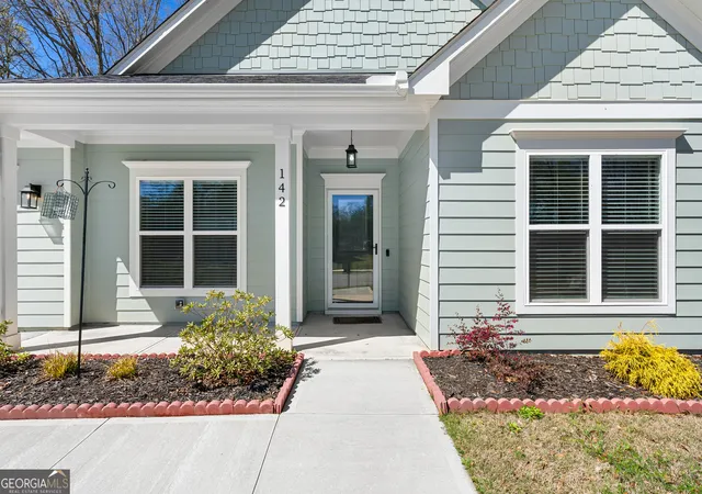 Photo 3 of Single family home for sale at 142 Fairview Sta, Hartwell, GA 30643 | MLS# 10840843 | Listing updated on 2026-10-10