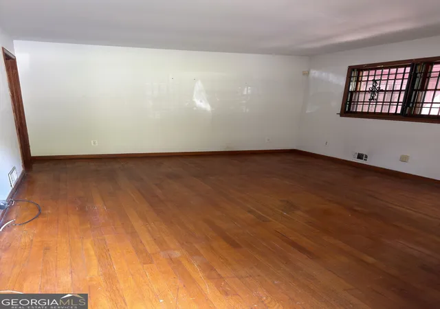 Photo 13 of Single family home for sale at 1108 Indale Pl SW, Atlanta, GA 30310 | MLS# 10851075 | Listing updated on 2026-10-06