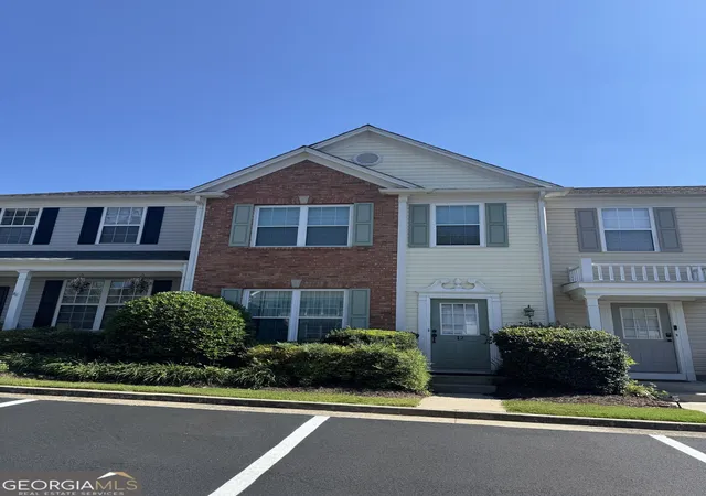 Photo 2 of Townhouse for sale at 10900 Wittenridge Dr #I2, Alpharetta, GA 30022 | MLS# 10832601 | Listing updated on 2026-09-23
