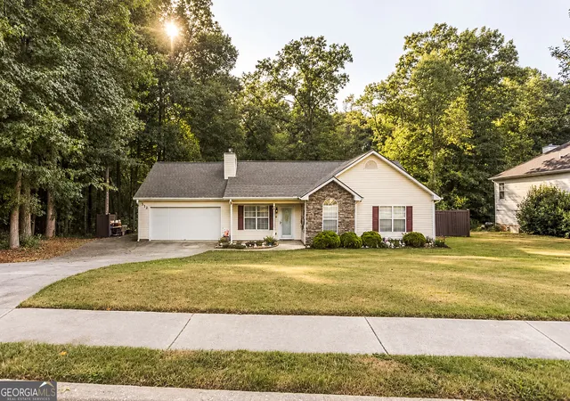 Single family home for sale at 512 Lindsey Way, Social Circle, GA 30025 | MLS# 10842431