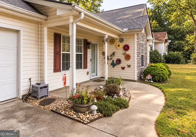 Photo 4 of Single family home for sale at 512 Lindsey Way, Social Circle, GA 30025 | MLS# 10842431 | Listing updated on 2026-09-09