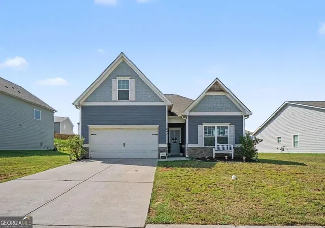 Photo 1 of Single family home for sale at 207 Malbone St Sw, Cartersville, GA 30120 | MLS# 10842140 | Listing updated on 2026-09-17