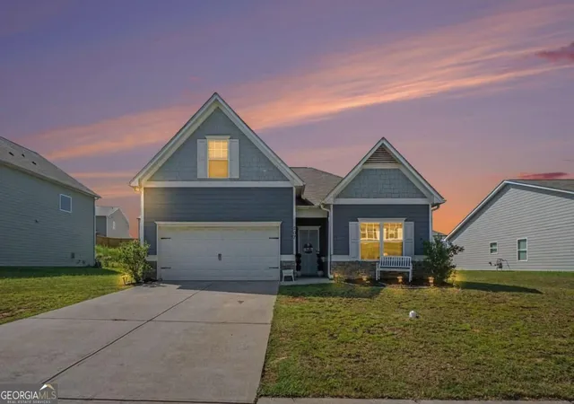 Photo 2 of Single family home for sale at 207 Malbone St Sw, Cartersville, GA 30120 | MLS# 10842140 | Listing updated on 2026-09-17