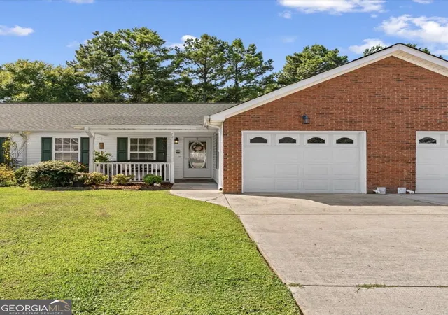 Photo 1 of Townhouse for sale at 72 Limestone Dr, Rossville, GA 30741 | MLS# 10842969 | Listing updated on 2026-09-10