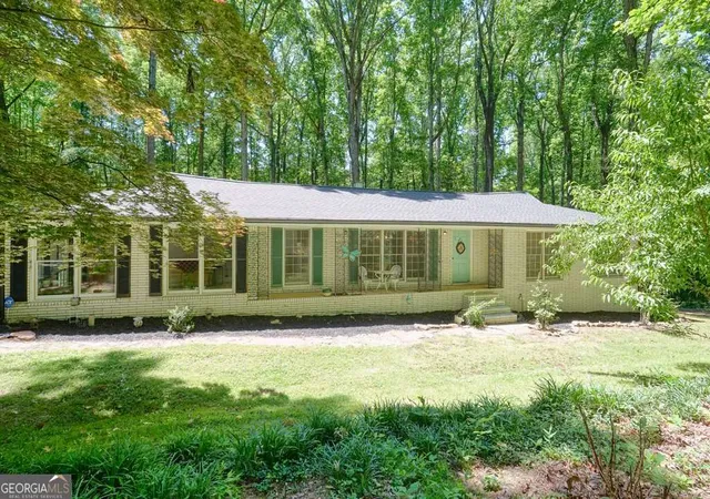 Photo 3 of Single family home for sale at 285 Hembredge Dr, Canton, GA 30115 | MLS# 10766533 | Listing updated on 2026-09-25