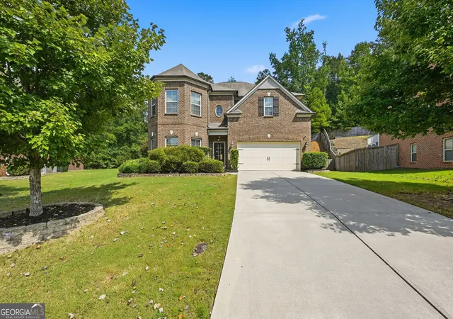 Photo 2 of Single family home for sale at 5950 Somersby Cir, Alpharetta, GA 30005 | MLS# 10835079 | Listing updated on 2026-10-07