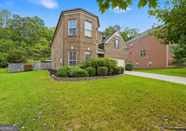 Photo 3 of Single family home for sale at 5950 Somersby Cir, Alpharetta, GA 30005 | MLS# 10835079 | Listing updated on 2026-10-07