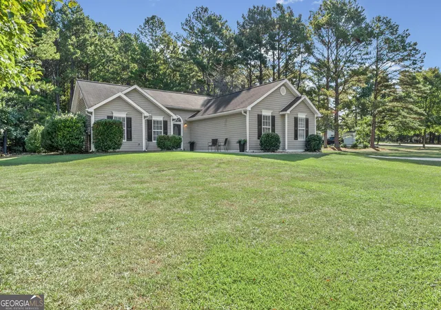 Photo 3 of Sale Pending at 430 Hayward Bishop Way, Senoia, GA 30276 | MLS# 10843084 | Listing updated on 2026-09-16