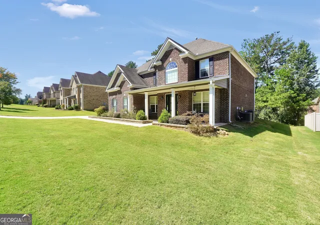 Photo 3 of Single family home for sale at 281 Rugged Crk Dr, Stockbridge, GA 30281 | MLS# 10844853 | Listing updated on 2026-09-11