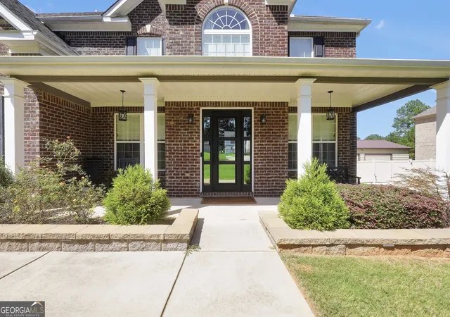 Photo 4 of Single family home for sale at 281 Rugged Crk Dr, Stockbridge, GA 30281 | MLS# 10844853 | Listing updated on 2026-09-11