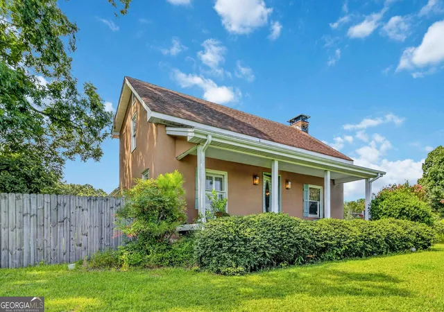Photo 2 of Single family home for sale at 4530 Guthrie Cemetery Rd, Loganville, GA 30052 | MLS# 10831255 | Listing updated on 2026-09-28